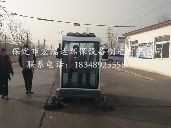 宏瑞达HRD-2100双风机扫地车入驻天津华盈安诚科技案例