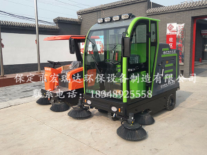 河北宏瑞达小型扫地车走进北京通州石槽村村委会